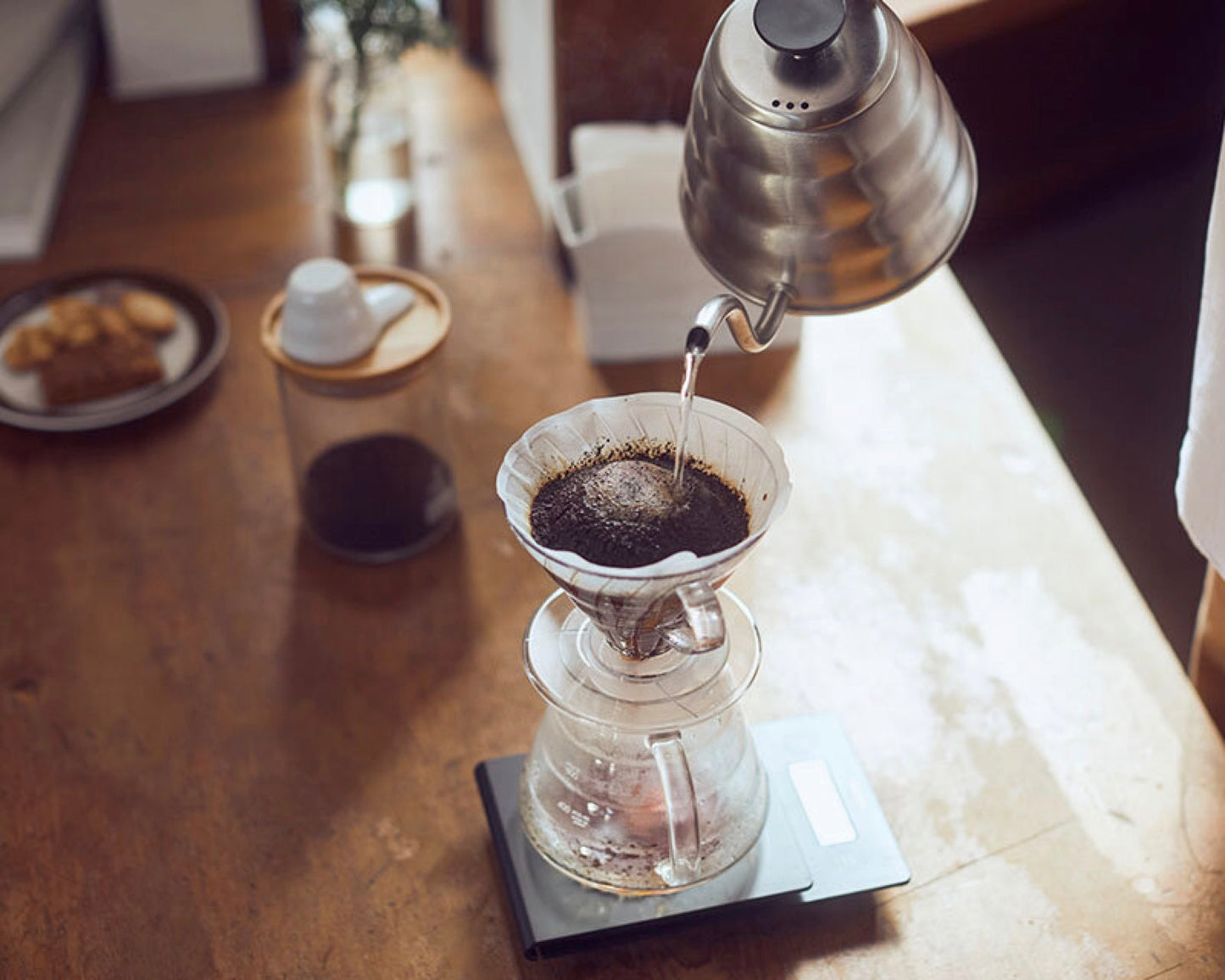 Hario V60 Plastic Coffee Dripper transparent lifestyle 1 24